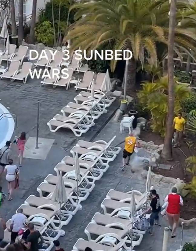 Bloke dubbed ‘king of the sunbed hoggers’ as tourists are filmed ...