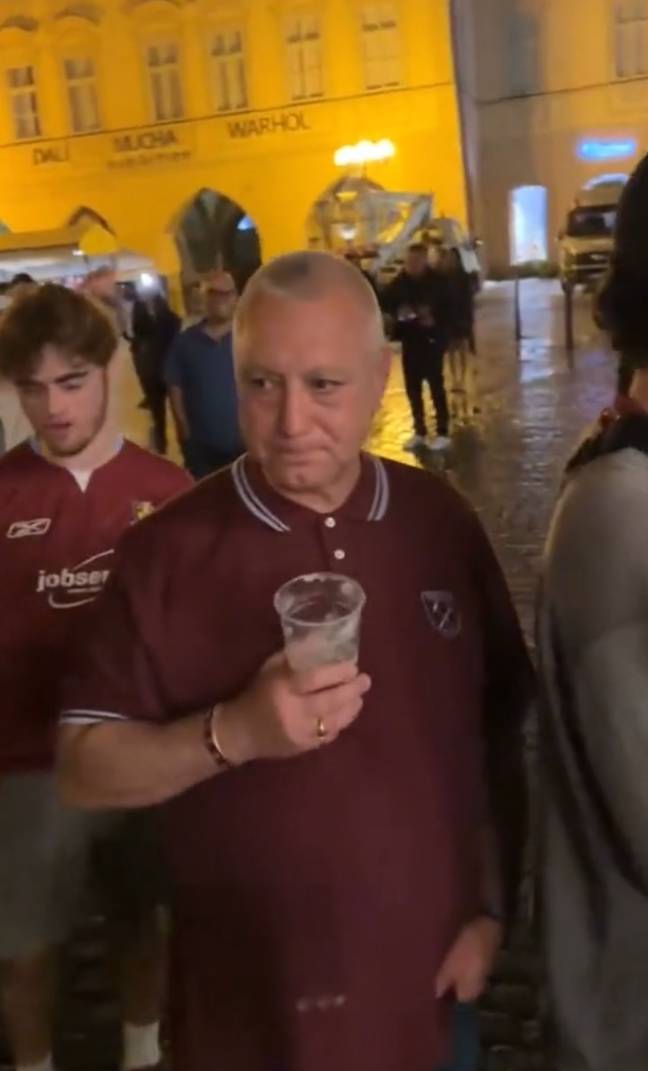 Knollsy made it to Prague for West Ham's final tonight. Credit: TikTok/@westhamnetwork
