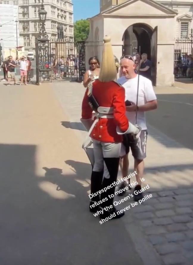 Many people defended the tourist. Credit: TikTok/@busk1976