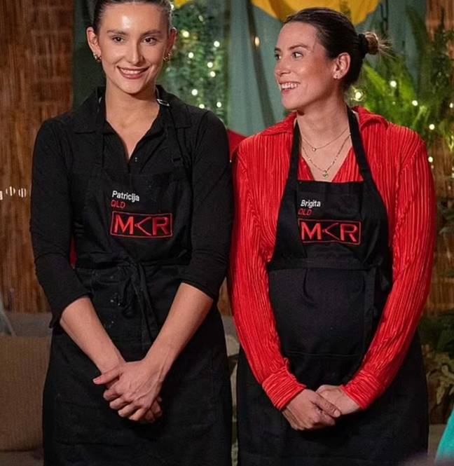 Patricija ir Brigitta gaudavo lietuviškam patiekalui paruošti reikalingų ingredientų. Kreditas: 7 kanalas