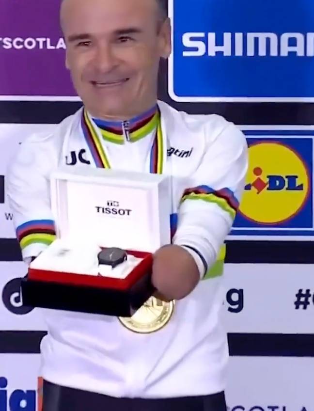 World champion para-cyclist Ricardo Ten Argiles has been praised for his response to being gifted a watch. Credit: Twitter