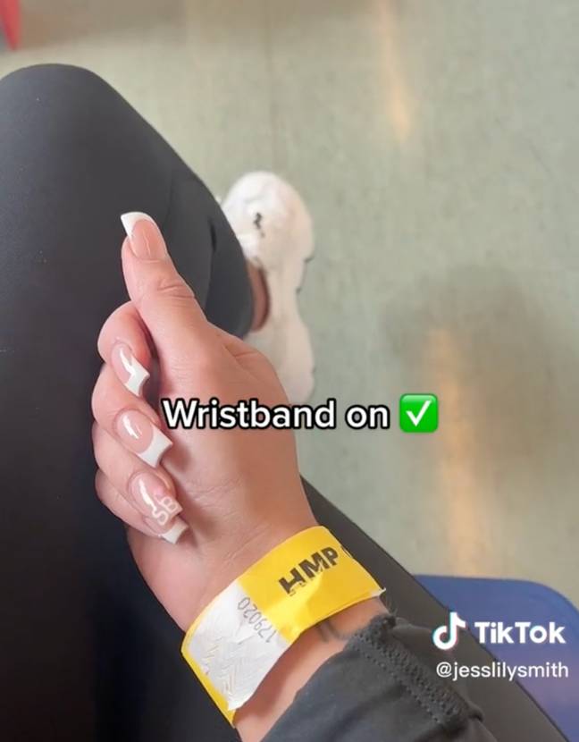 Smith also took a picture of her HMP wristband. Credit: TikTok/ @jesslilysmith