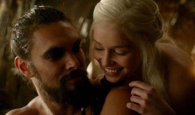 Emilia Clarke Was Left Stunned By Jason Momoa s Substitute For Modesty emilia-clarke-was-left-stunned-by-jason-momoa-s-substitute-for-modesty