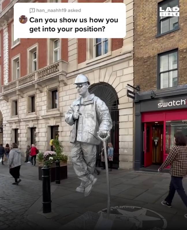 A human statue has explained how it's done. Credit: silvermanstatueofficial/TikTok