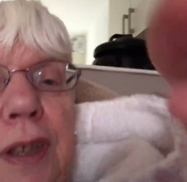 This nan accidentally started a Facebook Live. Credit: @mill.eh/TikTok