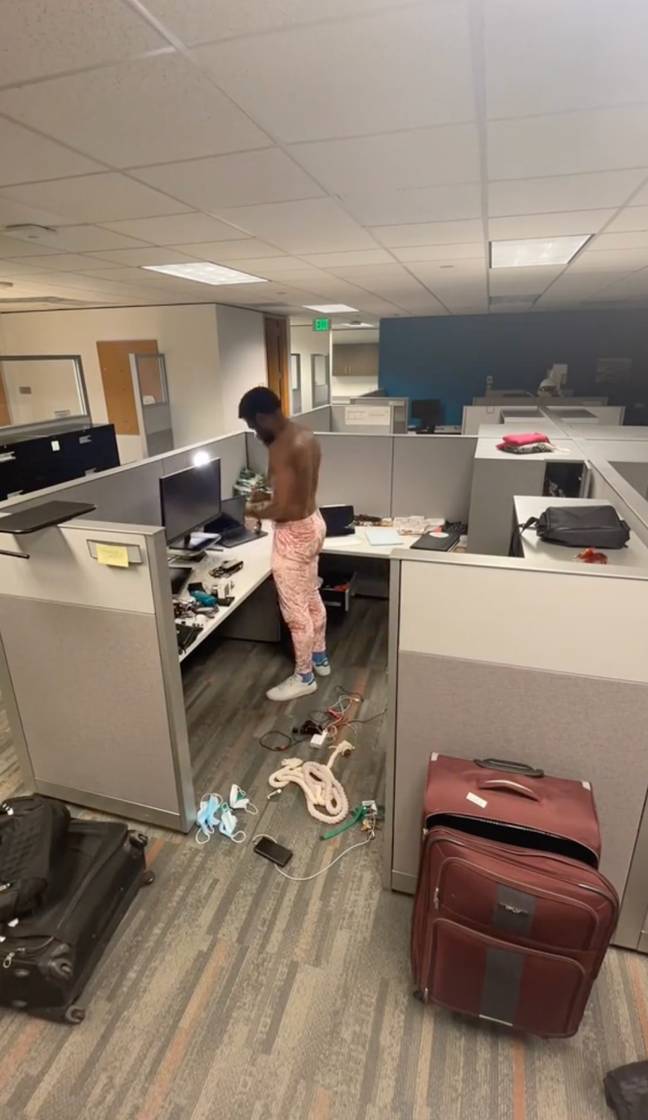 Simon Jackson quite literally moved into his office cubicle. Credit: TikTok/@calm.simon