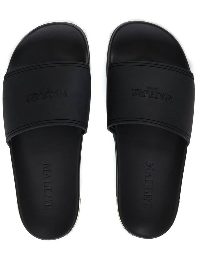 The sliders Samuel was wearing. Credit: Diffusion