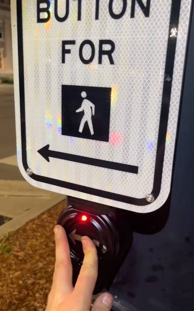 The expert revealed how certain pedestrian buttons work, and how the transmitter works. Credit: TikTok/@trafficlightdoctor