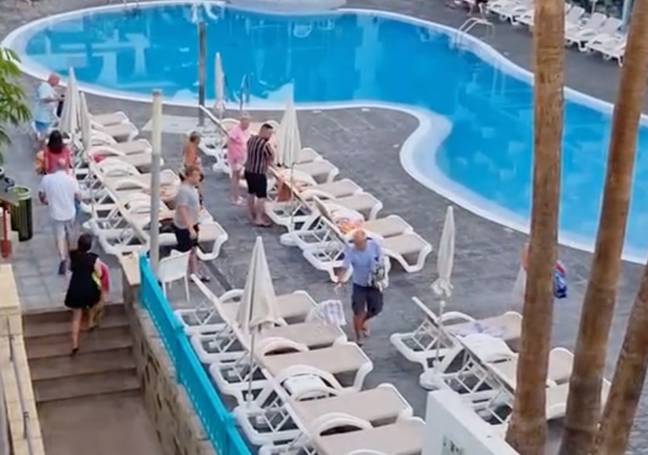 Multiple tourists rushed to put their towels on sunbeds. Credit: @x.....sarah.....x/TikTok