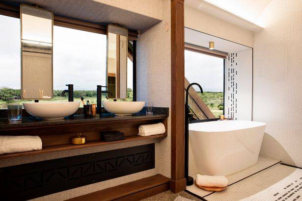 All the rooms come with a king sized bed and ensuite bathrooms (Credit: Kruger Shalati)