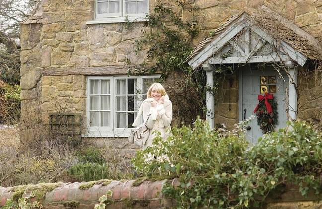 Fancy escaping to the countryside like Cameron Diaz? (Credit: Columbia Pictures)
