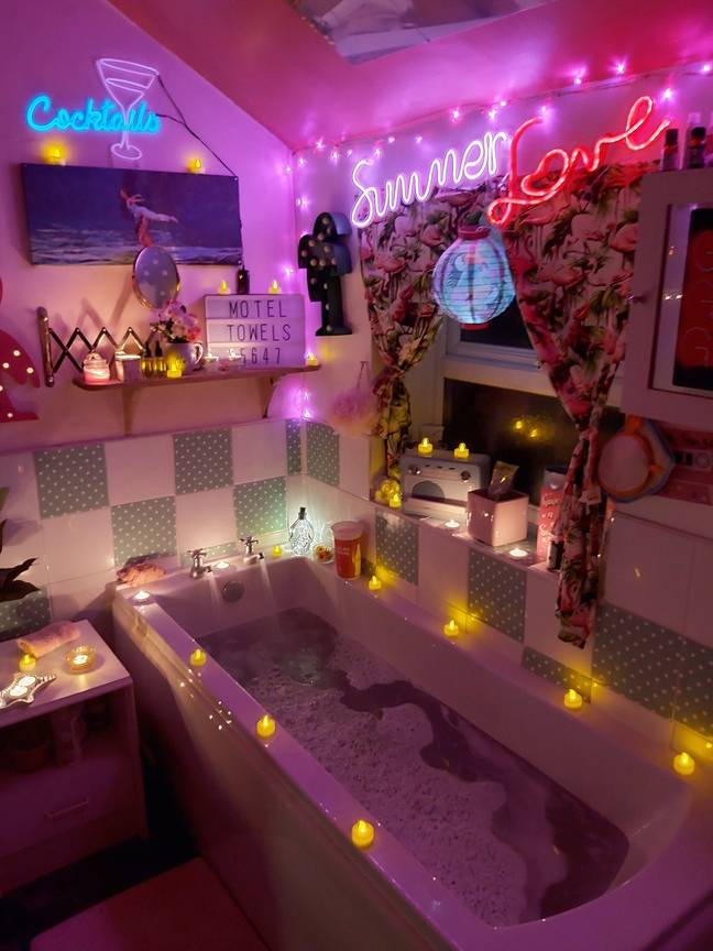Her bathroom was inspired by the art-deco hotel in Pretty Woman (Credit: LatestDeals.co.uk)