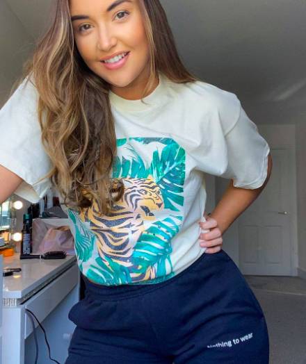 This tiger tee gives a subtle nod to the Netflix show (Credit: Jacqueline Jossa/ In The Style) 