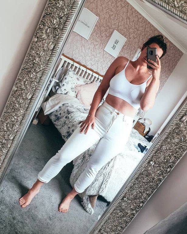 The size 8 ASOS fit better than the Zara size 12 jeans (Credit: the_rebeccaedit/Instagram)