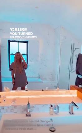 The dreamy bathroom features a huge mirror (Credit: Molly-Mae Hague/Instagram)