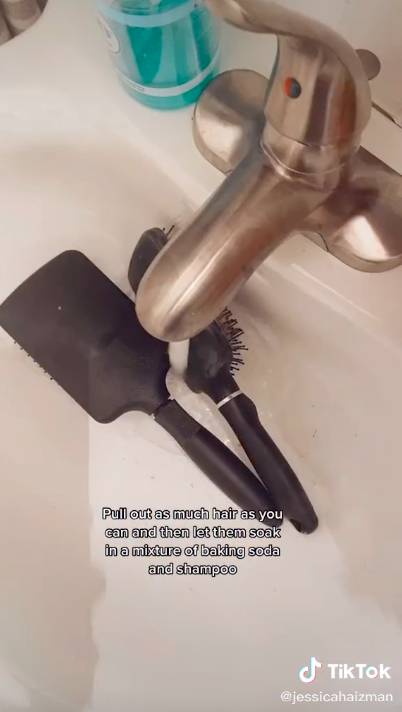Jessica explained she washes her brushes every two weeks (Credit: TikTok/@jessicahaizman)