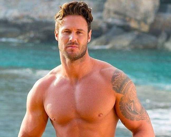 With a tan, tats, new hair do and chiselled bod, the reality star barely recognisable (Credit: 'Love Island' Australia)