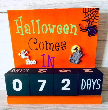 Halloween countdown blocks are another way to prepare for the holiday (Credit: DivineForeverDesigns/ Etsy)