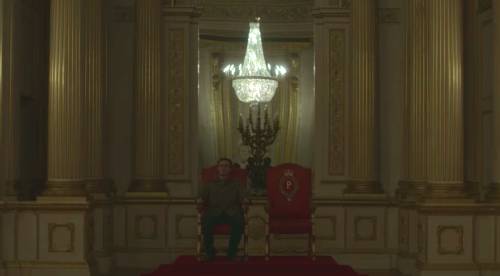 Fagan sat on the royal thrones (Credit: Netflix) 