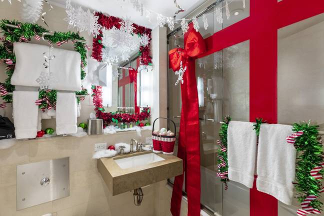 The shower is wrapped like a present. (Credit: Club Wyndham)