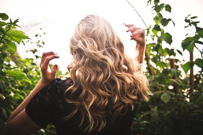 Ketchup can also help remove green highlights from blonde hair. (Credit: Pexels)
