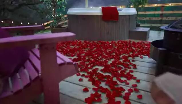 Contestants will get to experience luxuries in a romantic setting (Credit: ITV)