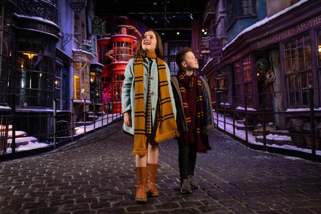 It's the first ever time Diagon Alley as been covered in snow (Credit: Warner Bros Studio Tour)