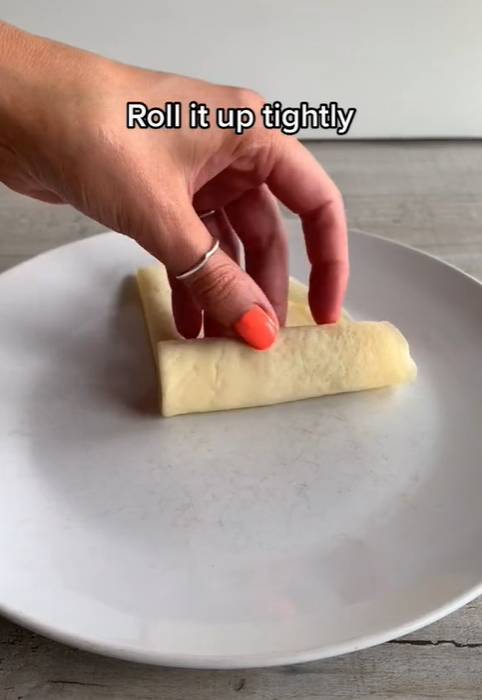 These Kinder Crepe Rolls are super easy to make (Credit: TikTok/fitwaffle)