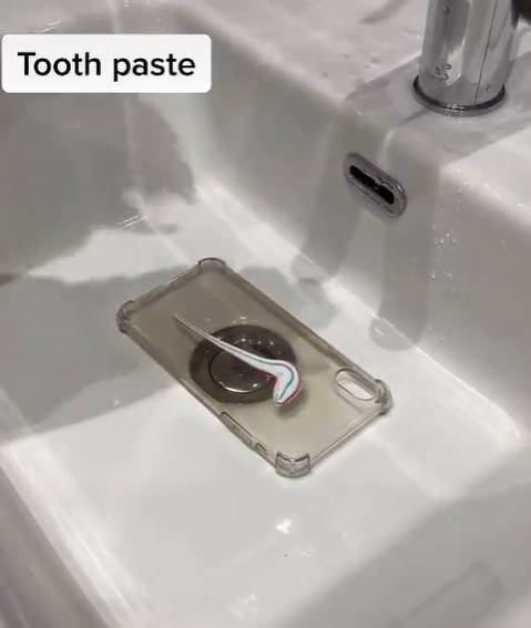 Some viewers weren't convinced by the use of toothpaste (Credit: TikTok/gertieinar)