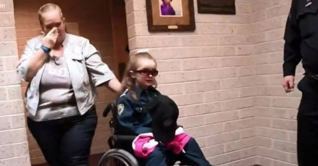 Members of the public did their part to help Olivia complete her bucket list before she passed. Credit: YouTube/Denver Police