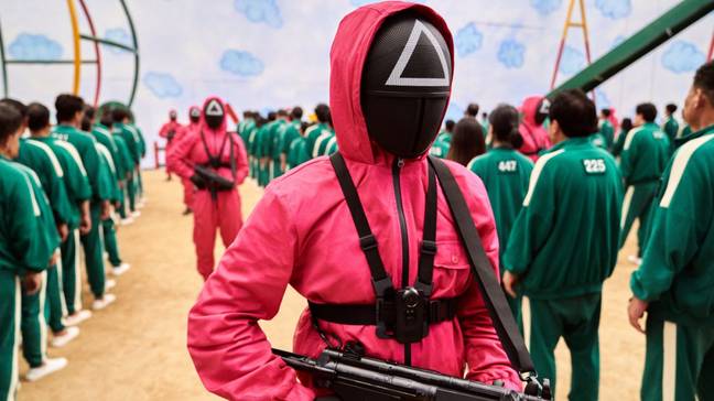 Squid Game Fans Are Just Realising The True Colour Of Guard’s Suits
