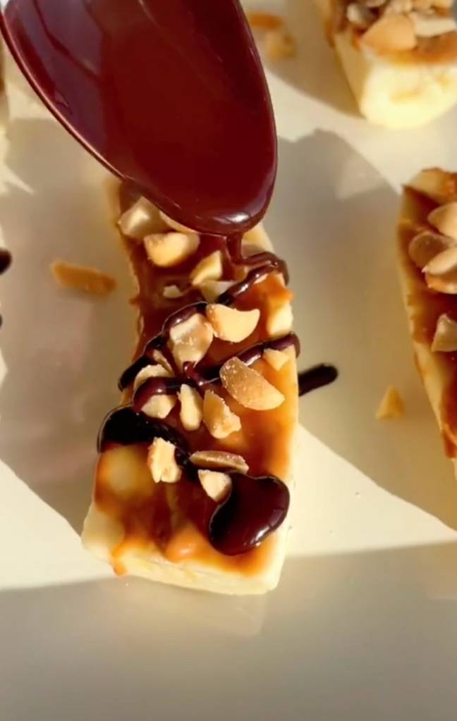 The bars are drizzled with chocolate (Credit: TikTok/@cookingwithayeh)