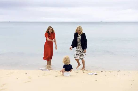Carrie with baby Wilfred and Jill Biden (Credit: Shutterstock)