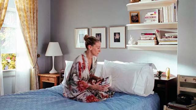 You can pretend to be Carrie Bradshaw in her very own apartment (Credit: HBO)