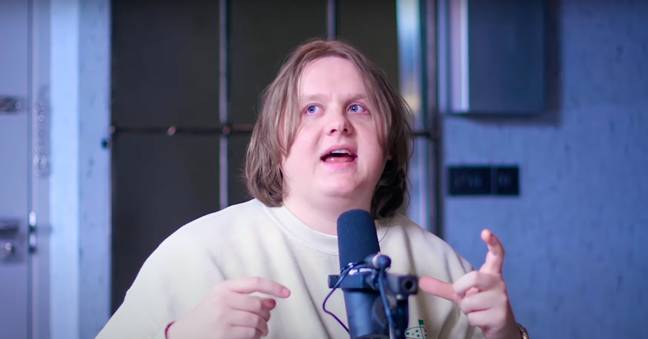 Lewis Capaldi has revealed that he sometimes needs his mum to sleep in his bed with him. Credit: YouTube/The Diary Of A CEO