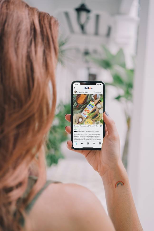 Spoiler alert: you can undo and redo whatever you’ve typed onto your iPhone just with the flick of a wrist (Credit: Unsplash abillion).