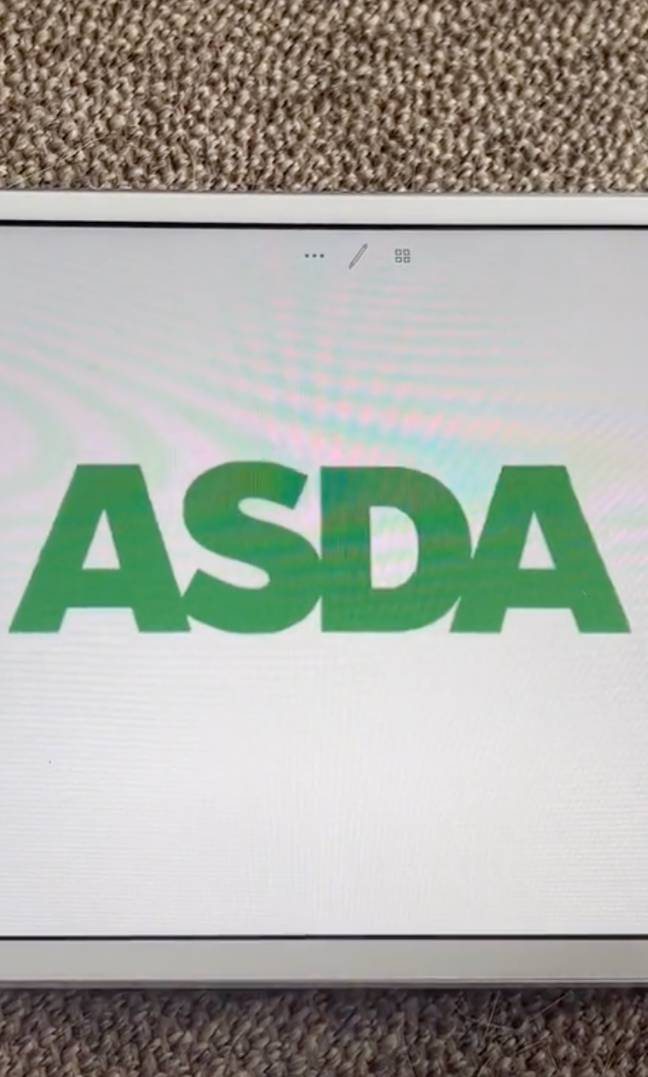 People were quite underwhelmed by Asda's logo transformation. (Credit: TikTok/@crapipadart)
