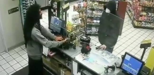Store clerk readies his gun. Credit: u/itsHaMaaa/Reddit