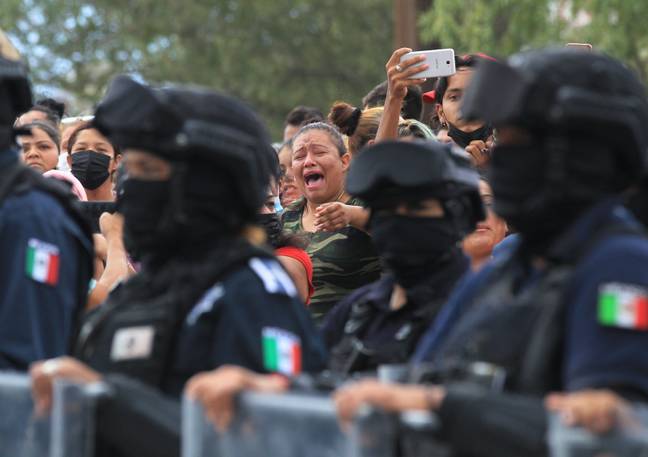 The confrontation between members of the two opponent cartels was taken to the streets of the bordering city of Ciudad Juárez. Credit: Luis Torres/EPA-EFE/Shutterstock