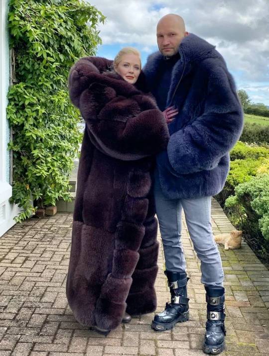 Judi Caldwell and partner Lukasz Dlubek say wearing fur makes them feel classy. Credit: Mercury Press and Media