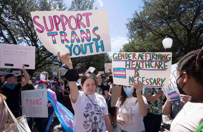 Protesters against new Texas trans directive (Alamy)