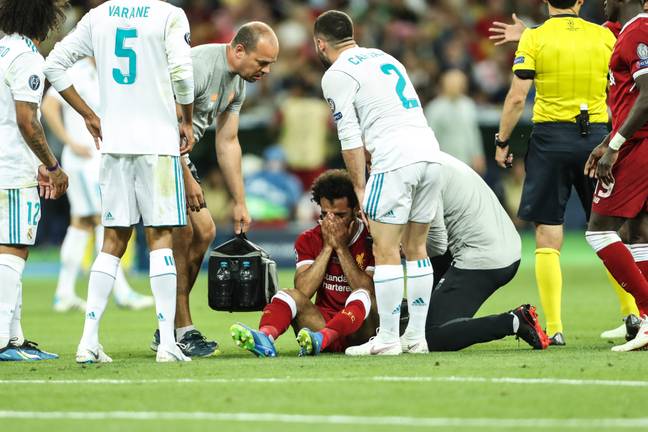Salah salió lesionado al comienzo de la final entre Liverpool y Real Madrid.  Imagen: Imágenes PA
