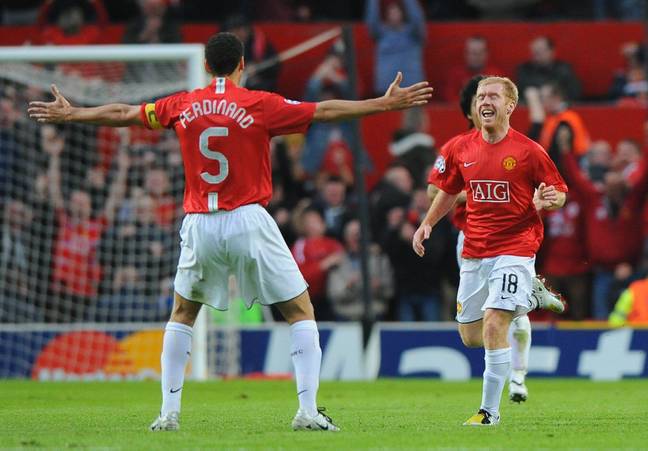 Rio Ferdinand and Paul Scholes won many trophies together at Manchester United. (Alamy)