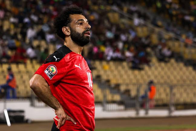 Liverpool star Mo Salah gatecrashed a couple’s official wedding pictures in full Egypt kit