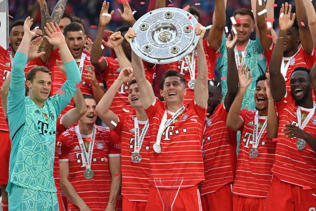 Lewandowski lifts his final league trophy at Bayern. Image: Alamy