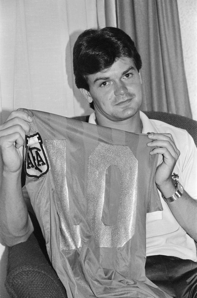 England footballer Steve Hodge holding the famous Number 10 shirt of Argentina. Image credit: Alamy