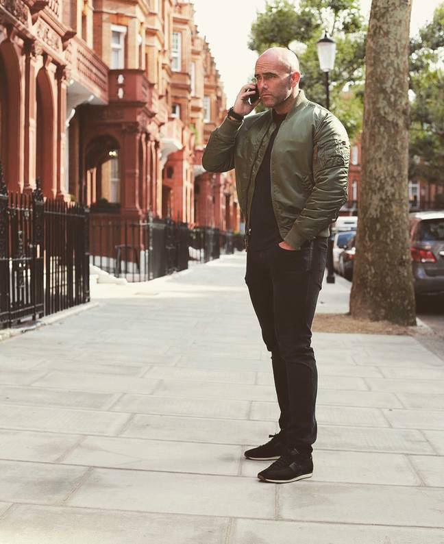 Сега Саймън управлява успешна фирма за сигурност, като се грижи за Кендъл Дженър и Дизи Раскал в миналото. Кредит: Доставен