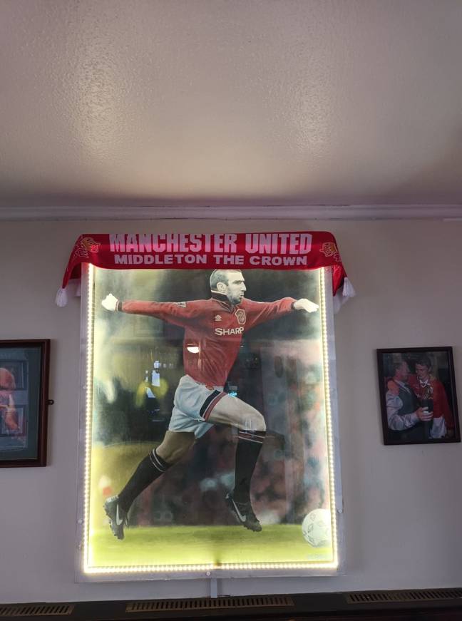 The Crown Inn has been the home to a Manchester United supporters club since 1992. 