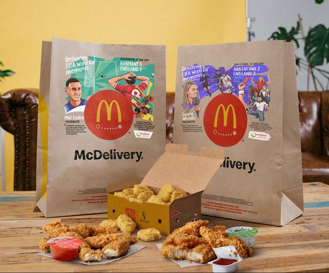McDelivery Chicken Combo包括10个鸡肉选择和20个鸡肉McNuggets Sharebox  - 以及4个选择蘸酱和4个标准蘸酱。信用：麦当劳