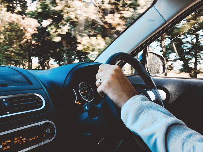 Motorists can even get three points on their licence if they don't move correctly. (Credit: Pexels)